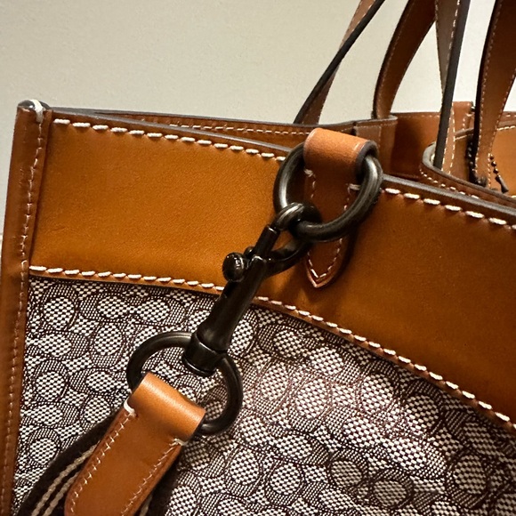 Coach Field Tote 40 In Micro Signature Jacquard - Picture 8 of 8